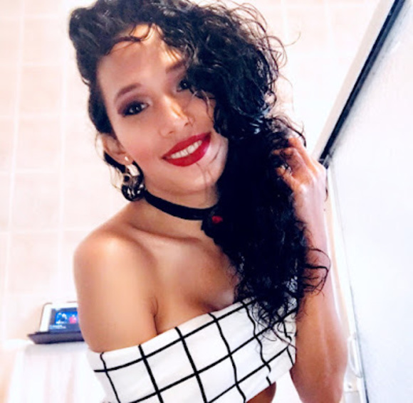 Meet your Posher, Lara - Picture 1 of 1